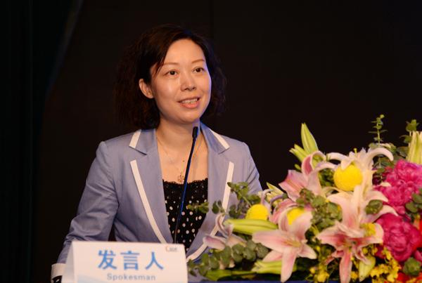 校长杨兰英作主题报告：培养高素质人才 助推家庭服务业发展